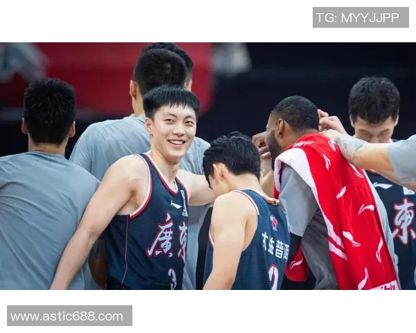 胡明轩领衔广州男篮崛起之路，展现拼搏精神与未来潜力